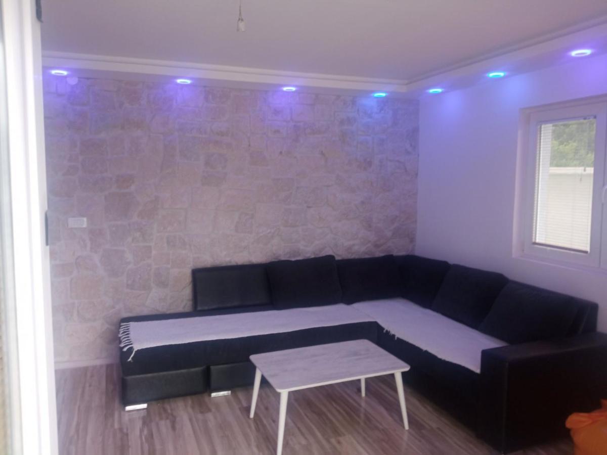 House With Pool - Mitrovic Βίλα Χέρτσεγκ Νόβι Εξωτερικό φωτογραφία