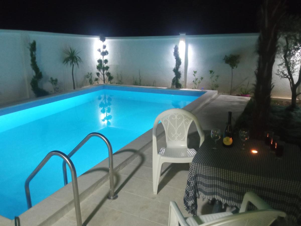 House With Pool - Mitrovic Βίλα Χέρτσεγκ Νόβι Εξωτερικό φωτογραφία
