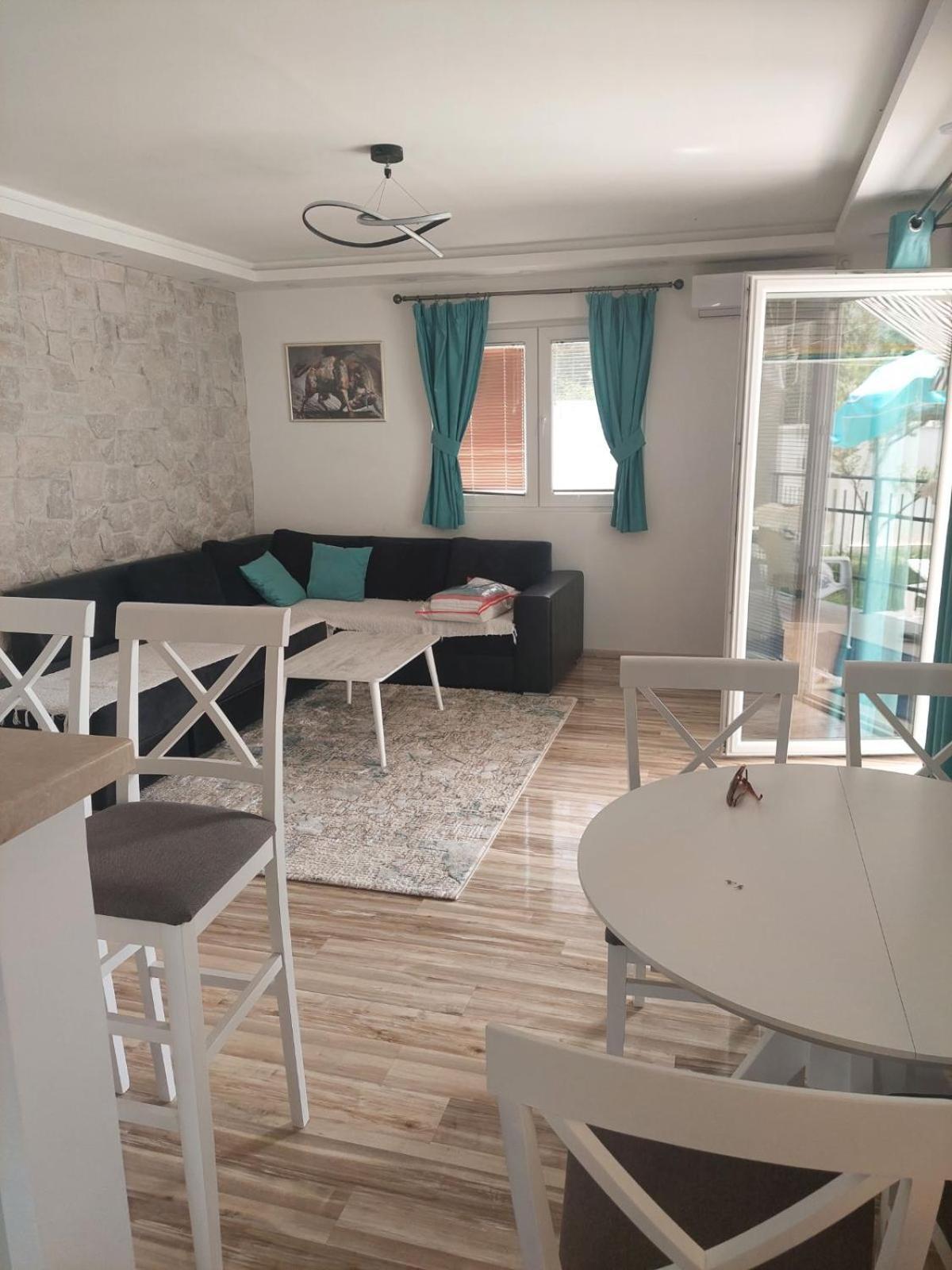 House With Pool - Mitrovic Βίλα Χέρτσεγκ Νόβι Εξωτερικό φωτογραφία